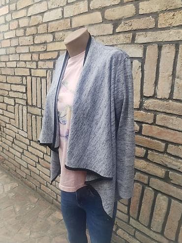Kardigan, velicina M – super očuvan. - Model: otvoreni kardigan bez