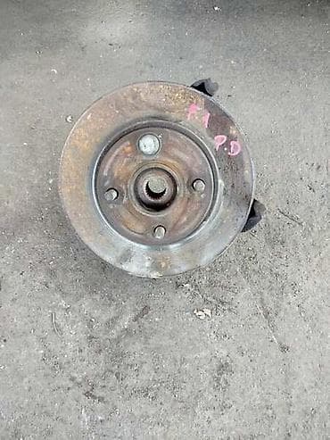 Car Parts: PREDNJA DESNA GLAVCINA ZA FORD FOCUS | Prednja desna glavcina Ford — 1