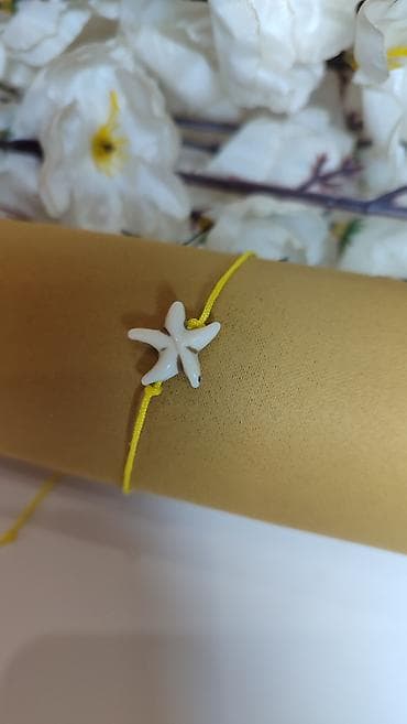 guess bela torbica: Narukvica sa privjeskom morske zvijezde - Ručno rađena minimalistička — 1