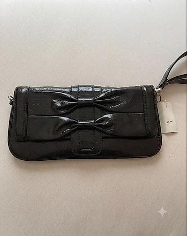 Na prodaju potpuno nova ženska torba od lakovane kože, sa originalnom na lalafo.rs Na prodaju potpuno nova ženska torba od lakovane kože, sa originalnom
