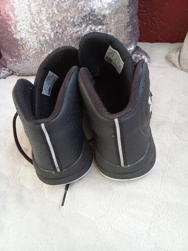 muške pidžame c a: Trainers, Under Armour, size - 40 — 2