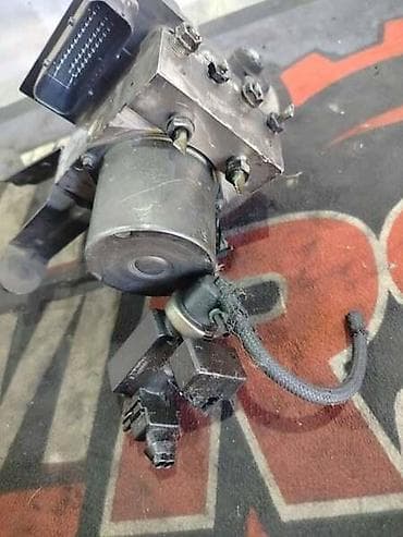 rs automobili: RACUNAR ABS PUMPE E60 ZA BMW 518, 520, 520 GT . OD 2002. DO 2013 — 4