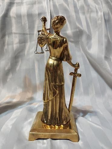 Food products: Masivna livena mesingana skulptura Boginje Pravde (Justicija) sa mačem — 3