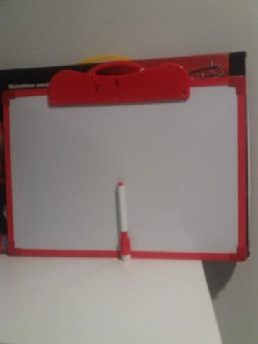 Ostale dečije stvari: Muzička tabla novoo.
900din.
061/ — 4