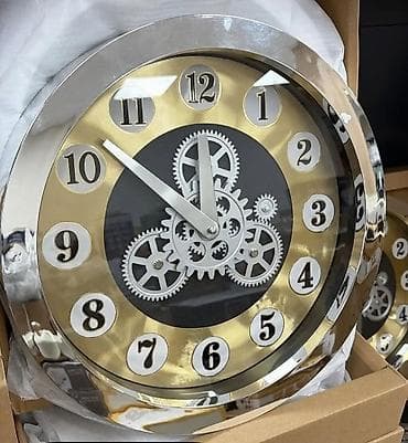 Zidni sat sa vidljivim mehanizmom zupčanika - Dizajn: kombinacija at lalafo.rs Zidni sat sa vidljivim mehanizmom zupčanika - Dizajn: kombinacija