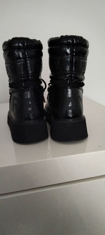 Čizme, Replay, 37 — 2