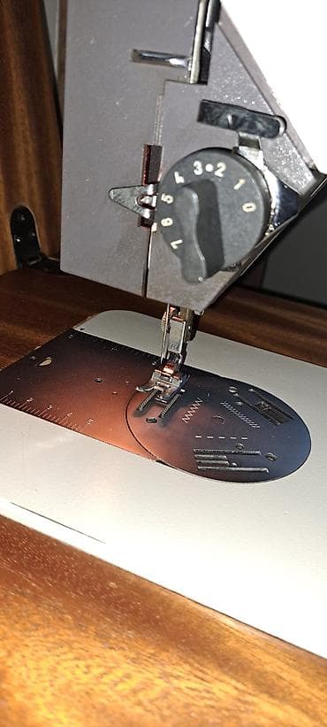 Prodajem BAGAT mašinu za šivenje model Jasna. Mašina je ispravna i u — 6