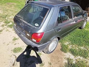 tabla u autu: FORD FIESTA 1.4 1994. GOD. - KOMPLETAN AUTO U DELOVIMA | SMEDEREVSKA — 2