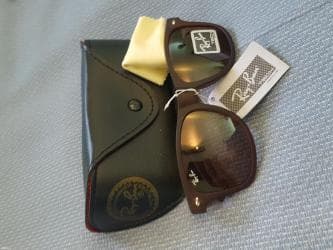 Ray ban way farer, smedje unisex, nove. Smedje staklo i smedj ram na lalafo.rs Ray ban way farer, smedje unisex, nove. Smedje staklo i smedj ram