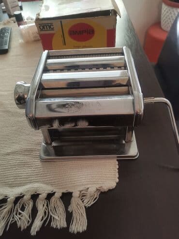 Furniture: Masina za pravljenje rezanaca rosfraj u kutiji par puta koristena jako — 8