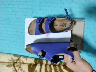 pantalone od vestacke koze: Sandale, Grubin, 42 — 3
