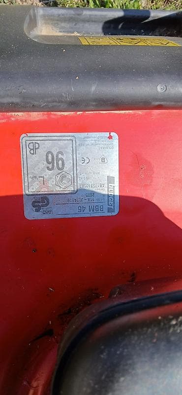 kecelja za motor: Benzinska kosilica za travu Budget BBM 46 - Širina košenja: 46 cm — 2