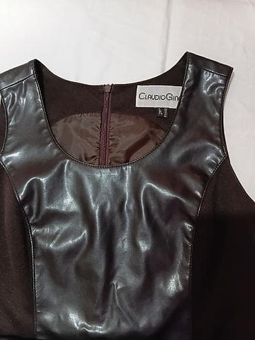 Haljine: Braon haljina bez rukava sa panelima od eko-kože - Model: uska — 5