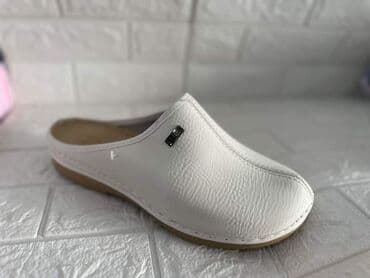 crocs zenske klompe: 41-45
1500din — 10