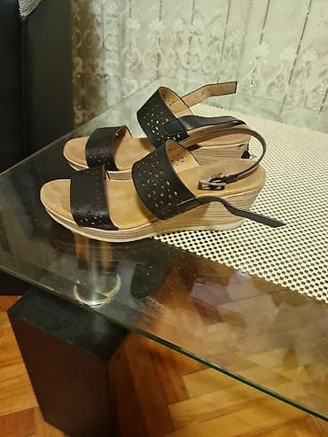 Ženske sandale na punu petu - Boja: crna (gornjište), prirodna/bež