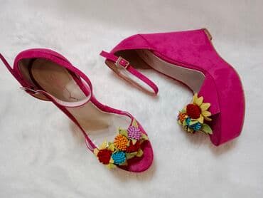 c a papuce: Sandals, 40 — 6