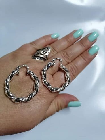 Mindjuše
Cena 900din