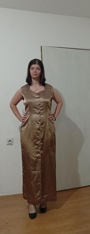 gležnjače na štiklu: Ženska duga haljina/komplet bez rukava u zlatno-bež nijansi. - — 2