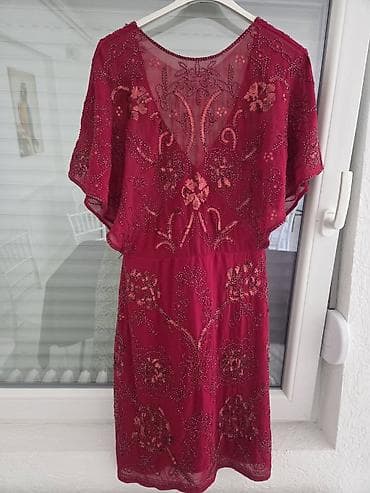 dioptrija plus 1: Elegantna bordo haljina sa ručnim vezom i šljokicama - Boja: duboka — 2