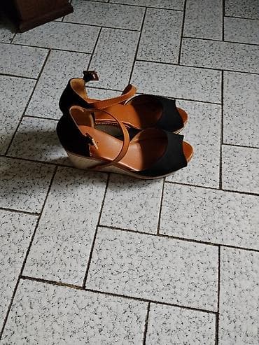 sandale 36: Ženske sandale na platformu/espadrile. - Boja: crna prednja površina — 2