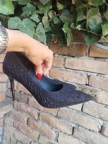 patike puma: Ženske štikle – elegantne crne salonke sa špicastim vrhom - Veličina — 6