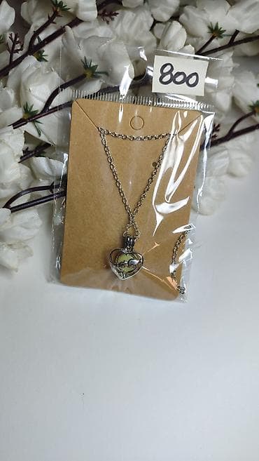 ogrlica krstic: Ogrlica sa priveskom u obliku srca - Materijal: metalna legura — 1