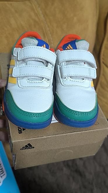 teksas haljinice: Dečje patike Adidas 22 - Model: patike za najmlađe sa čičak trakama — 2