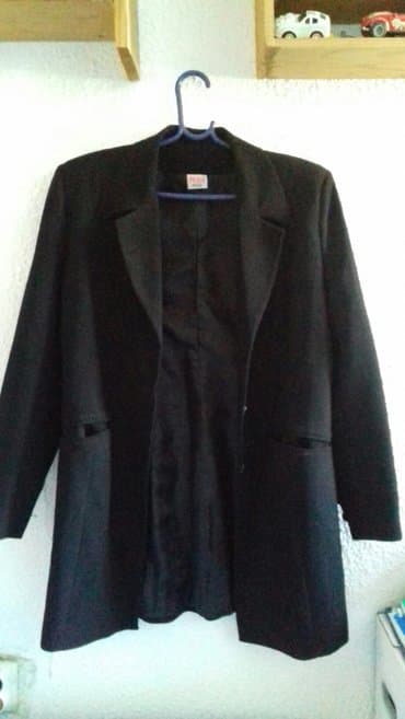 Women's Clothing: Zenski komplet broj 44 slanje ili licno preuzimanje Zrenjanin — 1