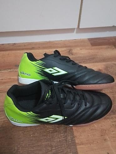 chanel patike zenske: Patike za fudbal broj 42 su u odlicnom stanju sa veoma sitnim — 4