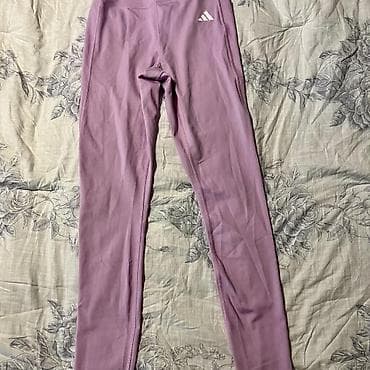 moderne kape za žene: Dva‑delni ženski sportski set – Adidas, lila boja - Komplet se — 2