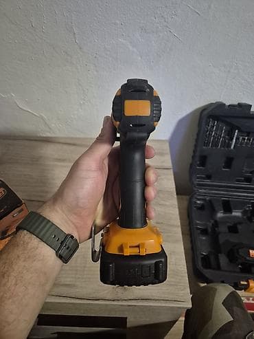polovne elektricne testere: Villager FUSE 18V akumulatorska bušilica/odvijač (model VLL 3220) sa — 4