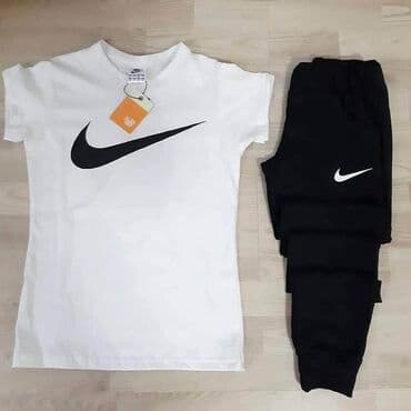 balenciaga majce: Komplet majca i donji deo
S M L XL XXL Cena 2200 din — 6