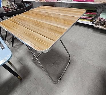 Sweatpants: Sto za terasu, dvorišta piknik. Dimenzije70x70 cm
3400 din — 3