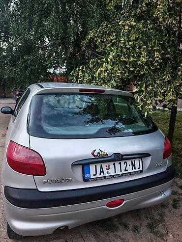 eskort krusevac: Peugeot 206, 3-vrata, srebrna boja, benzinski hatchback kompaktne — 8