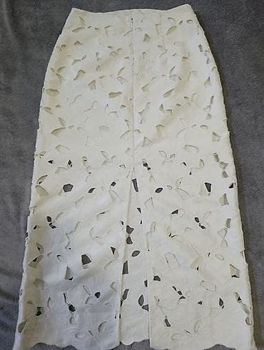 blejzer zenski: H&M suknja do ispod kolena u boji slonovače (off‑white), model sa — 2