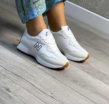 air max crne: Patike – sportski modeli - Crno‑bele patike sa debljim đonom i — 7