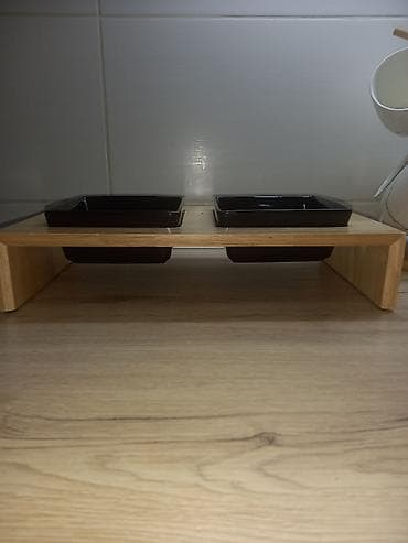 psi mesanci na poklon: Dvostruka posuda za hranu/vodu za kućne ljubimce sa drvenim postoljem — 4