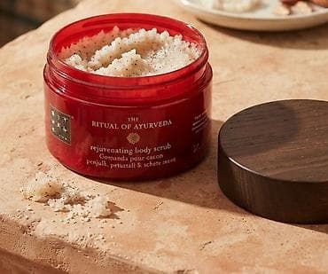 douglas collection nega stopal: Rituals – The Ritual of Ayurveda Rejuvenating Body Scrub - Piling za — 1