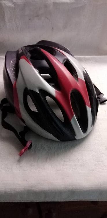 Bicikl kaciga Decatlon Sport 700 podesiva vel. 55-61 cm.,polovna,fali