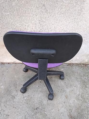 Komode: Daktilo stolica manja ispravno podizanje.Licno preuzimanje je moguce — 2