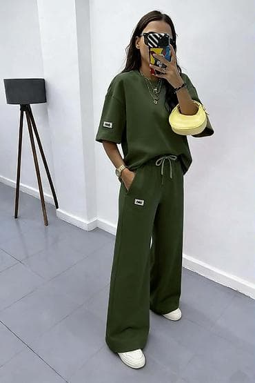 Kućna odeća: Kompleti
Cena 3600
Uni vel.
V30 — 3