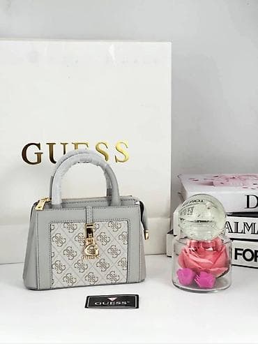 ženski pametni sat: GUESS ženska torbica – mini satchel/kamer torba sa lancem - Model — 9