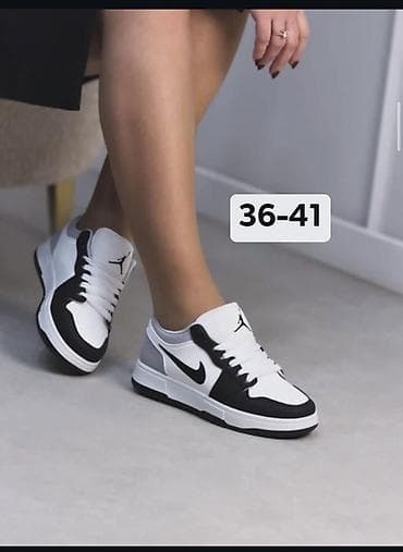 Patike Nike Air Jordan Low – crno‑bele - Elegantan low-cut dizajn za