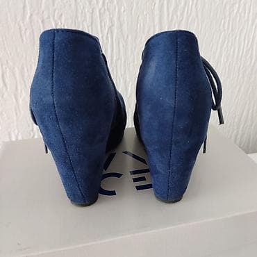 mckinley winter boots: Nosene veoma malo, dobro ocuvane Materijal: Prevrnuta koza Visina — 3