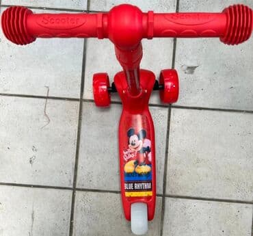 trotineti za decu aksa: Trorineti za decu
60kg nosivist
4300din — 2