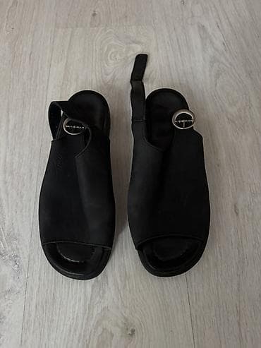 sandale grubin zenske: Crne ženske sandale sa platformom.Preudobne.Visina djona 3,5cm.Marka — 2