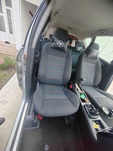 Used Cars: Mercedes-Benz A-klasa (W169) – 5 vrata, srebrna boja Glavne — 4