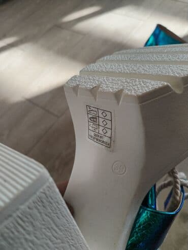 new balance tigraste: Sandals, 39 — 3