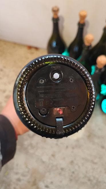 razne stvari na prodaju: Prazne flase Dom Peringnon od 0.7l Prodajem Prazne flase Dom — 4