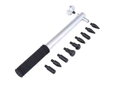 Nov limarski čekić sa devet glava različitih oblika. Napravljen je od